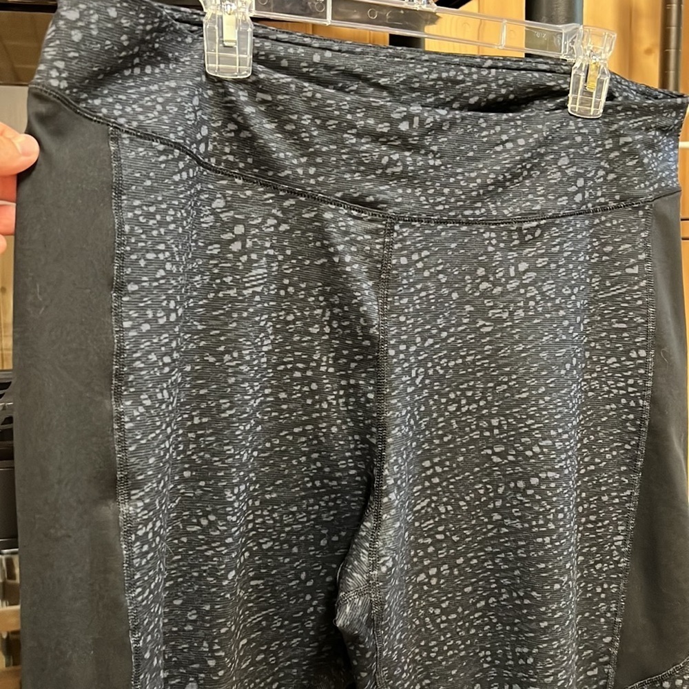Just My Size Active Capris Black Leggings plus size 3X or 22W / 24W - Picture 4 of 6